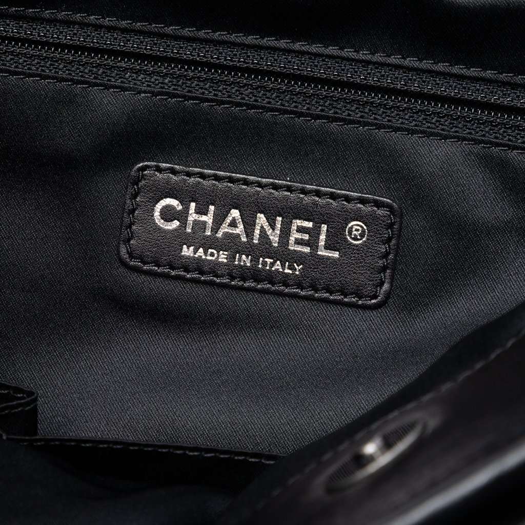 Chanel CC Quilted Lambskin Chain Shopping Tote Black Leather Very good condition - Box View