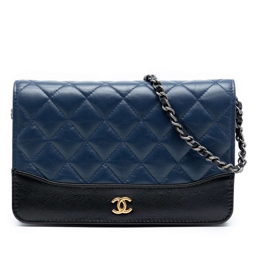 Chanel Quilted Aged Calfskin Gabrielle Wallet On Chain Blue Leather Never worn, with tag - Front View