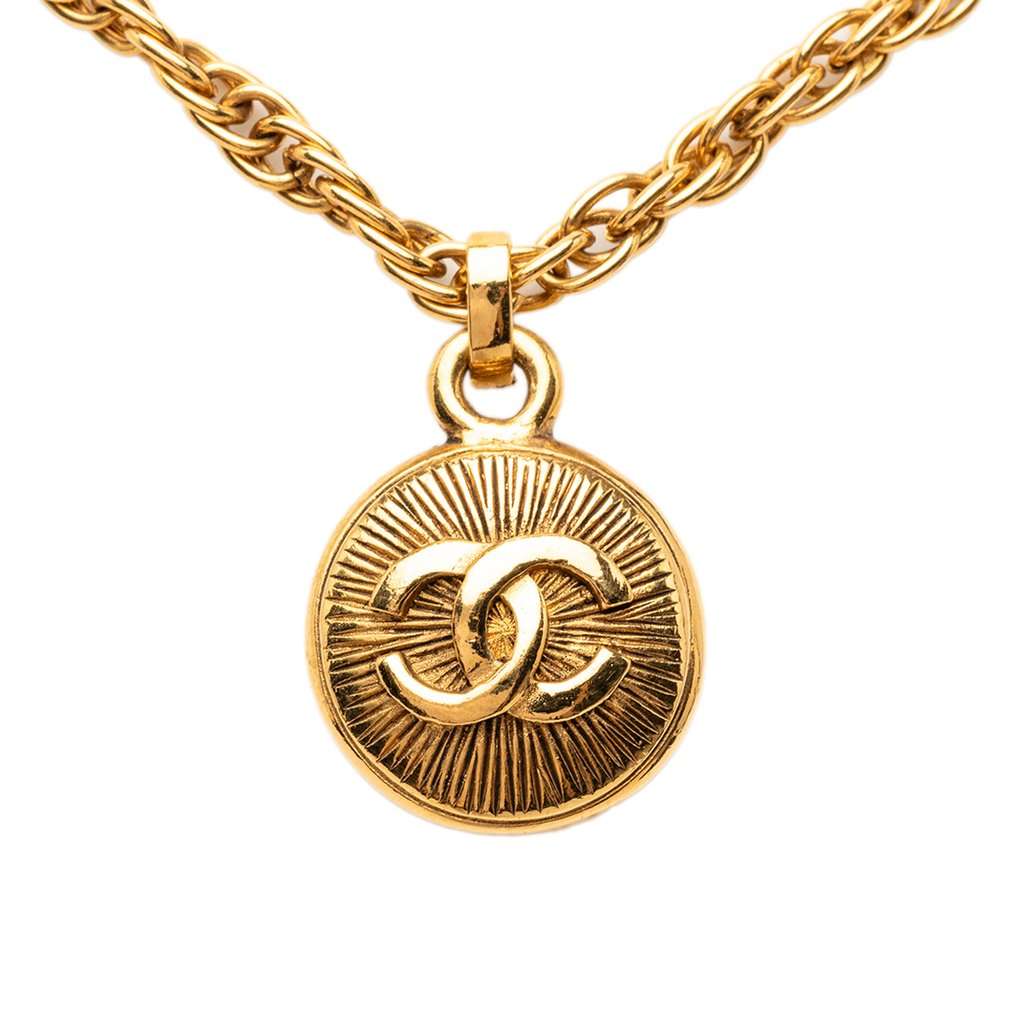 Chanel CC Gold Plated Medallion Pendant Necklace Gold Metal Very good condition - Back View