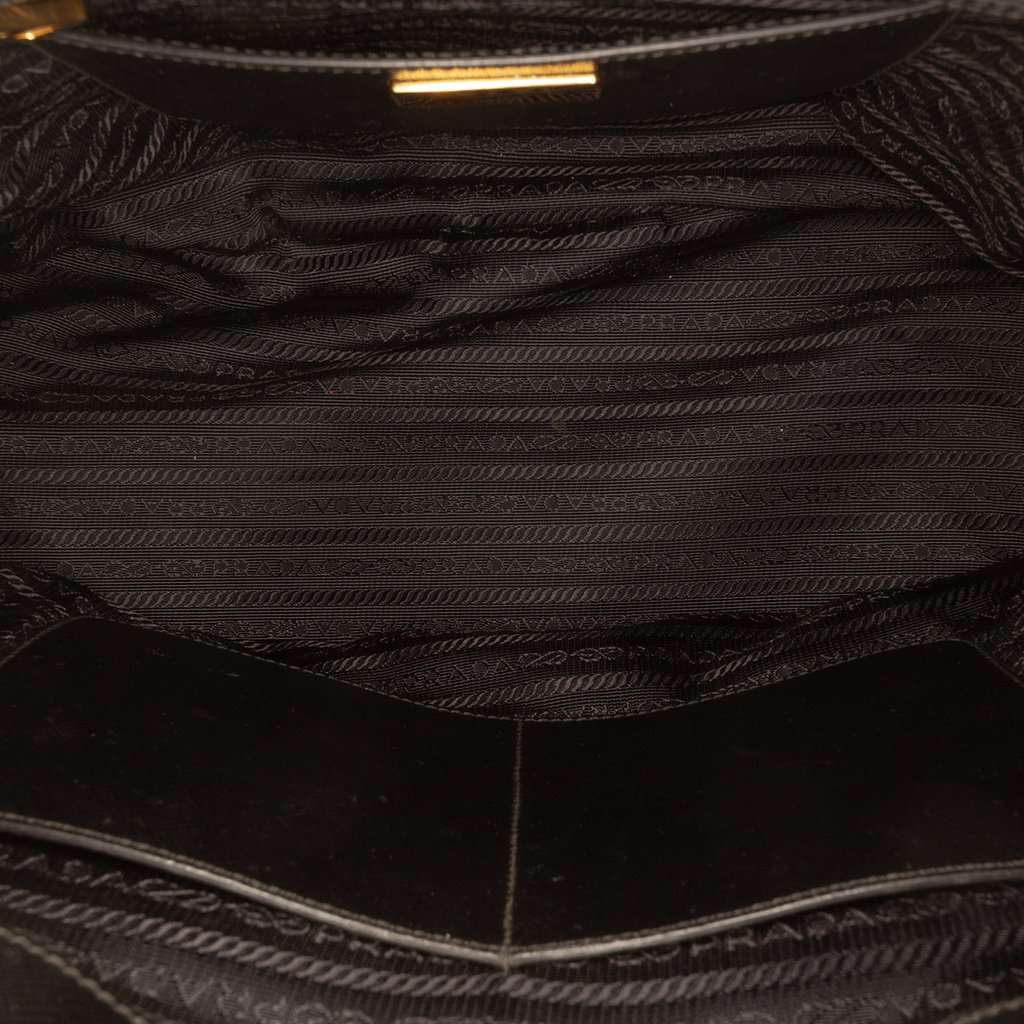Prada Medium Saffiano Lux Galleria Double Zip Satchel Black Leather Very good condition - Model View
