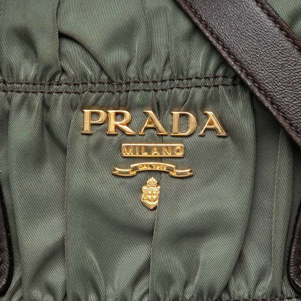 Prada Tessuto Gaufre Satchel Green Very good condition - Box View