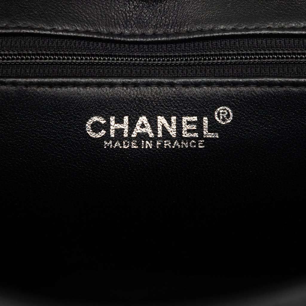 Chanel Caviar Medallion Tote Black Leather Very good condition - Box View