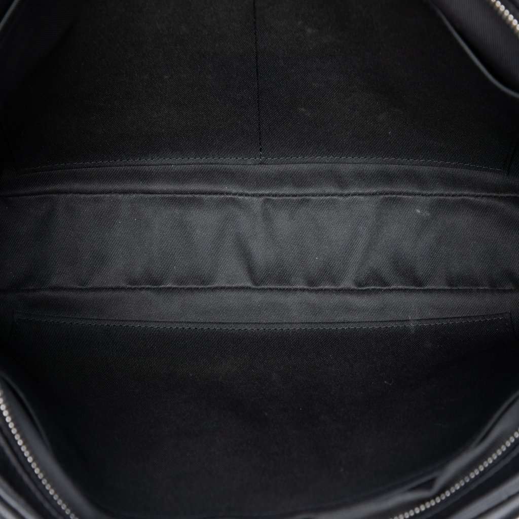 Louis Vuitton Taiga Striped Porte Documents Voyage PM Black Leather Very good - Model View