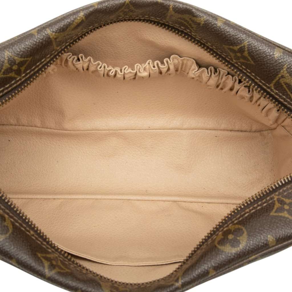 Louis Vuitton Monogram Trousse Toilette 28 Brown Very good - Model View