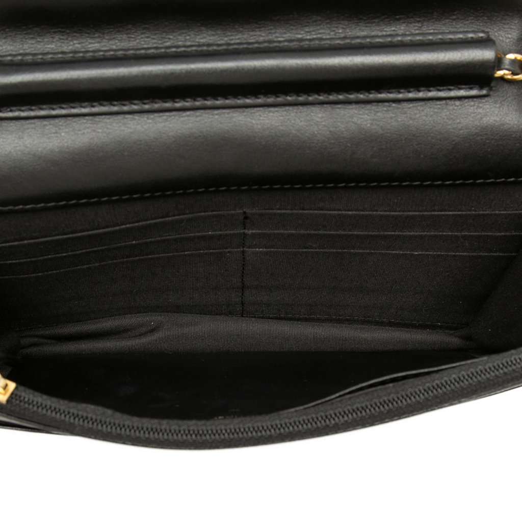 Chanel CC Lambskin Studded Diamond Stitch Wallet On Chain Black Leather Very good condition - Model View
