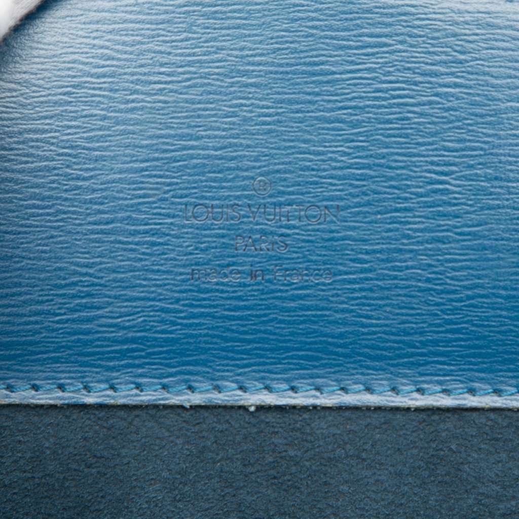 Louis Vuitton Epi Cluny Blue Leather Very good condition - Box View