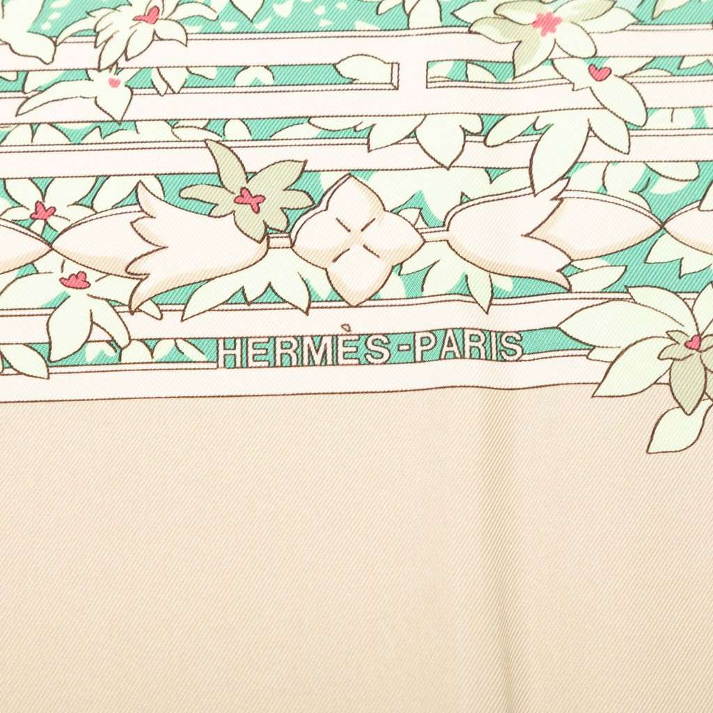 Hermès Le Fleuve Sacre Silk Scarf 90 Beige Very good - Box View