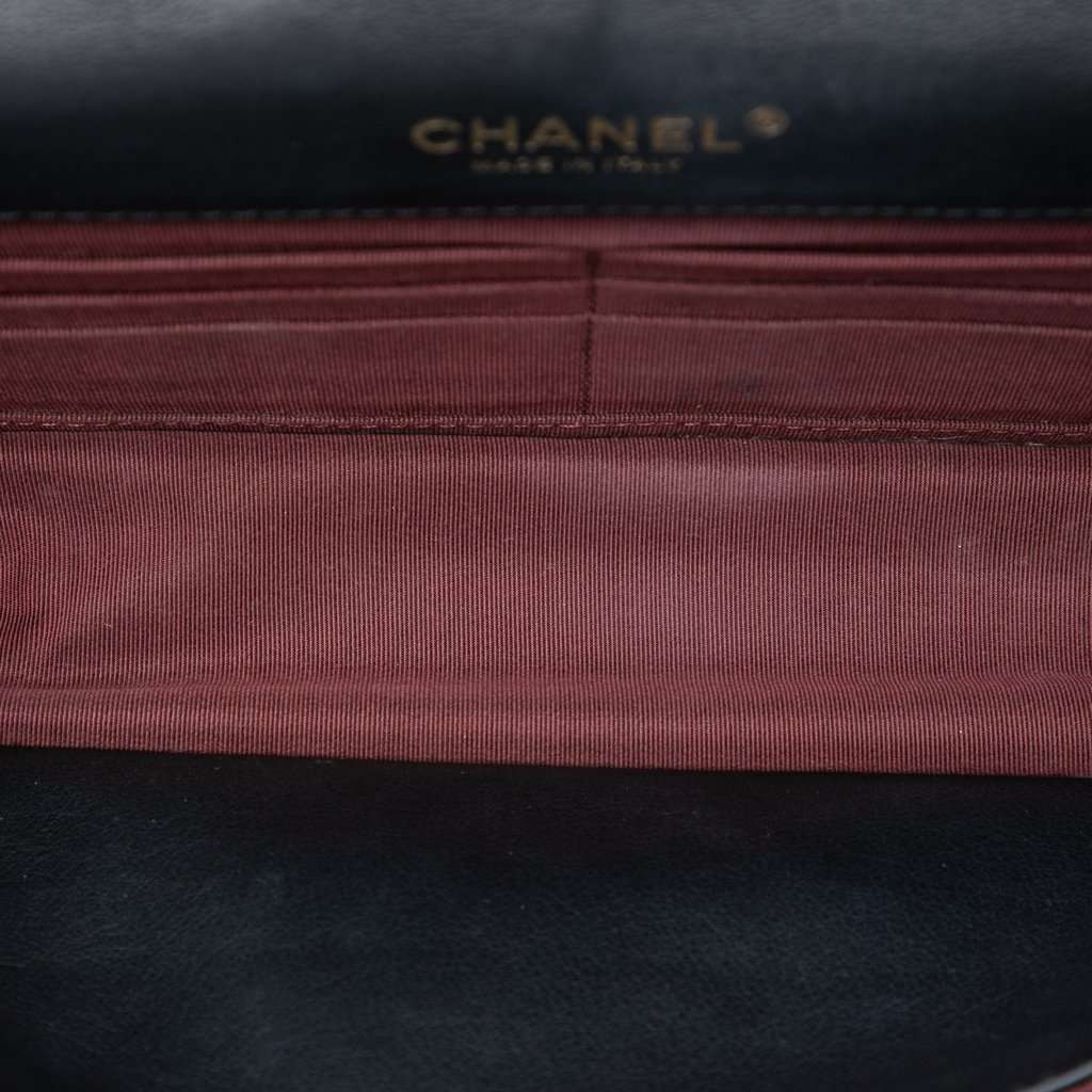 Chanel Quilted Patent Golden Class East West Wallet on Chain Black Leather Very good condition - Model View