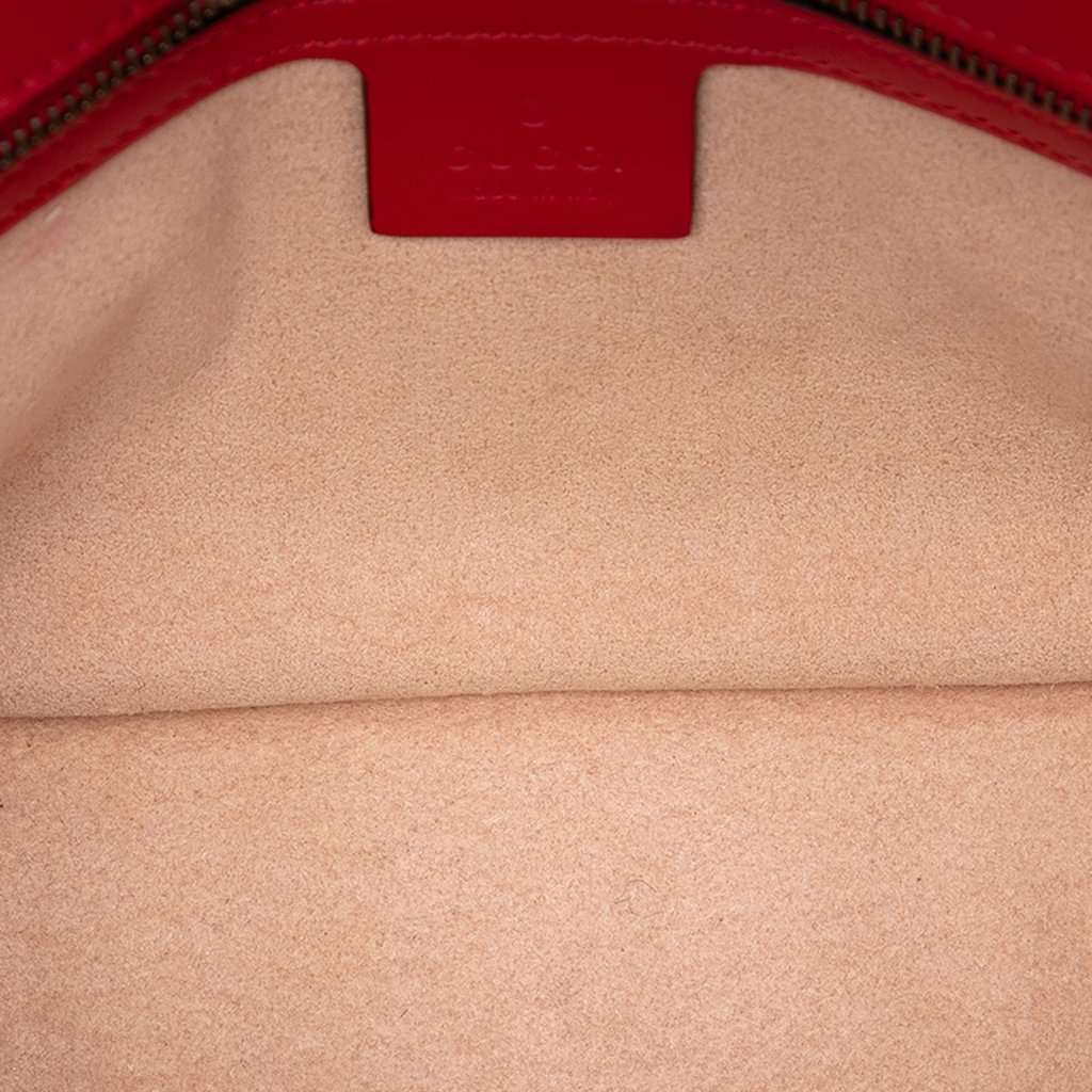 Gucci Medium GG Marmont Matelasse Calfskin Shoulder Bag Red Leather Very good condition - Model View
