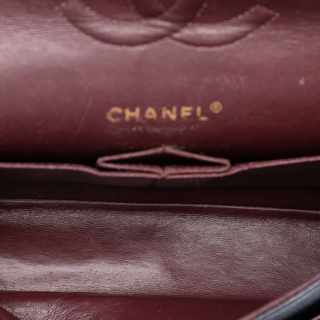 Chanel Medium Classic Caviar Double Flap Black Leather Very good condition - Model View