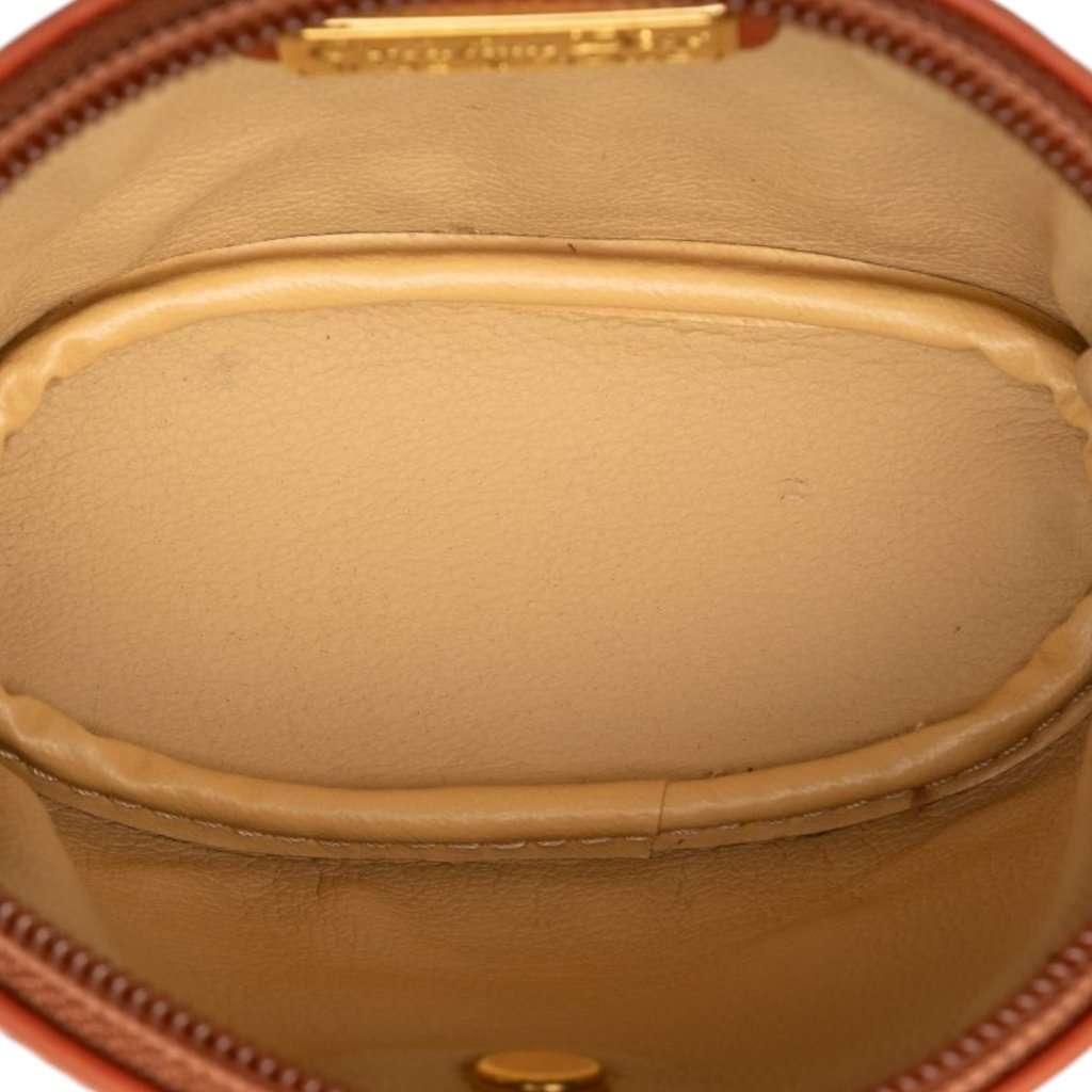 Dior Grained Leather CD Logo Coin Pouch Brown Leather Very good condition - Model View