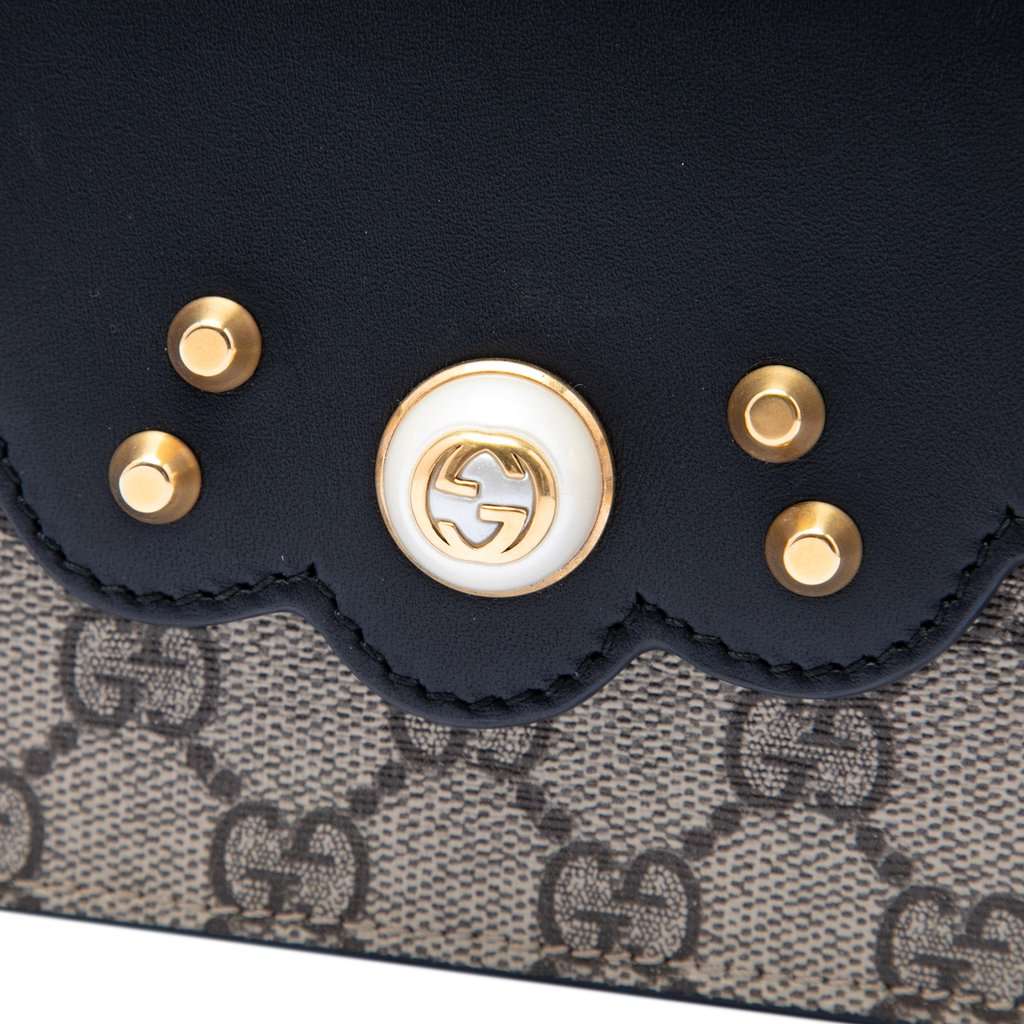 Gucci GG Supreme Peony Pearly Wallet On Chain Beige Very good - Box View