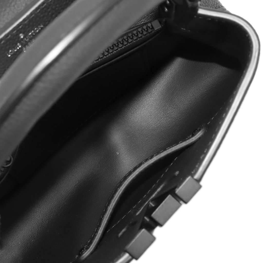 Louis Vuitton Taurillon Mini Capucines East West Black Leather Very good condition - Inside View