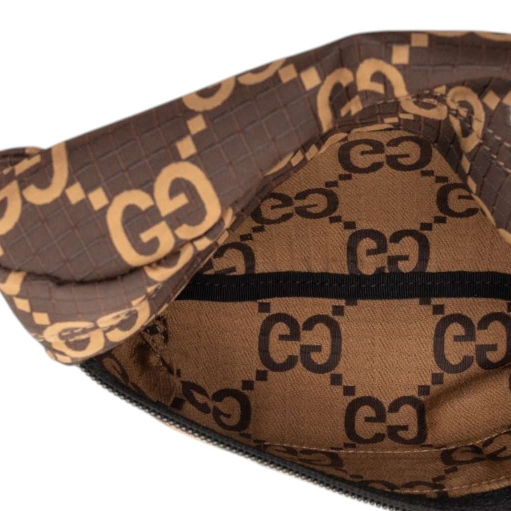 Gucci GG Nylon Ripstop Belt Bag Brown Very good condition - Model View