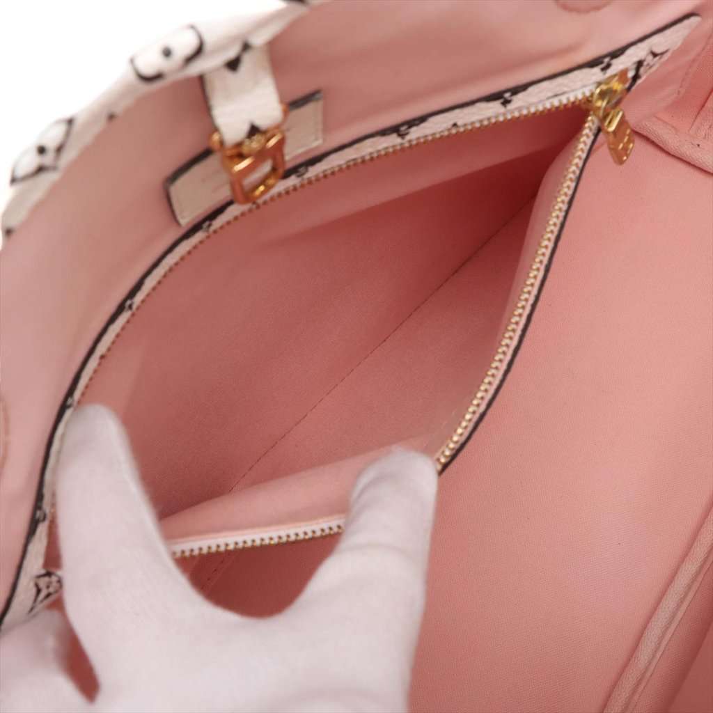 Louis Vuitton Monogram Giant Neverfull MM Red Very good - Model View