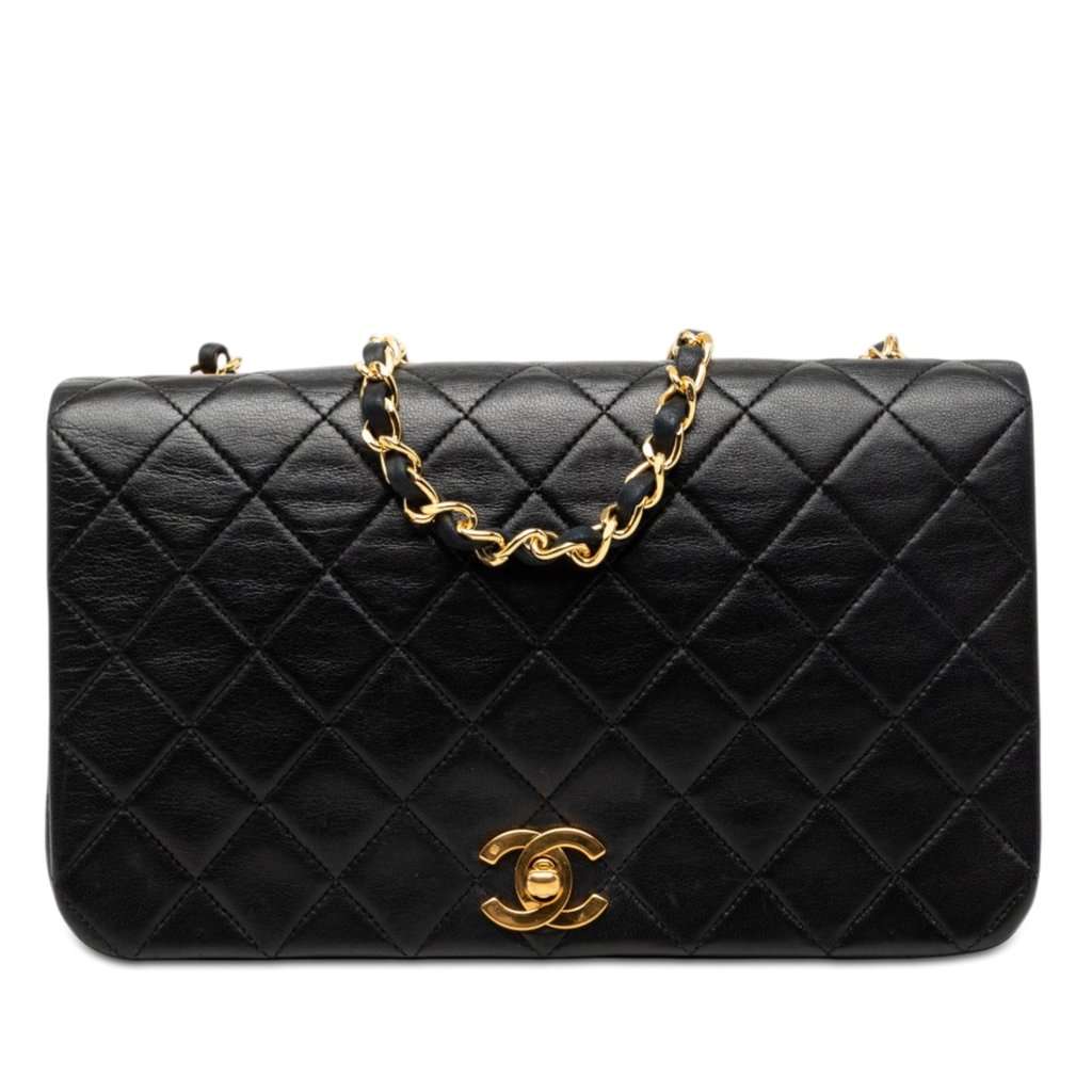 Chanel Medium Quilted Lambskin Full Flap Black Leather Very good condition - Front View
