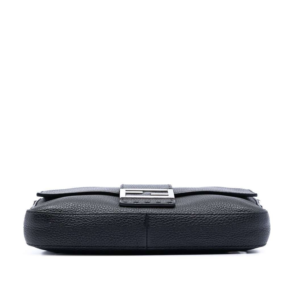 Fendi Leather Selleria Convertible Baguette Satchel Black Leather Very good condition - Inside View