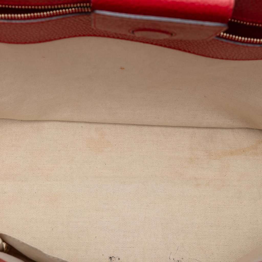 Gucci Medium Leather Swing Tote Red Leather Very good condition - Model View
