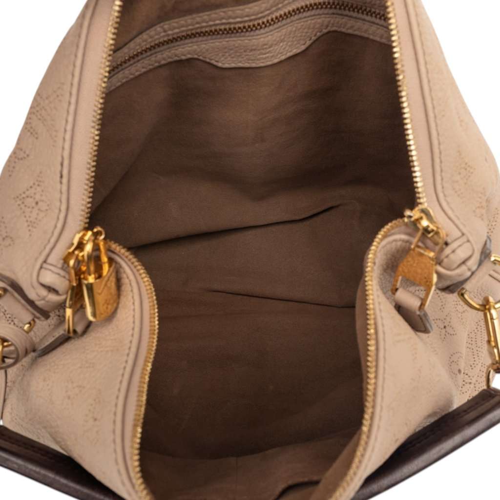 Louis Vuitton Monogram Mahina Selene MM Beige Leather Very good condition - Model View