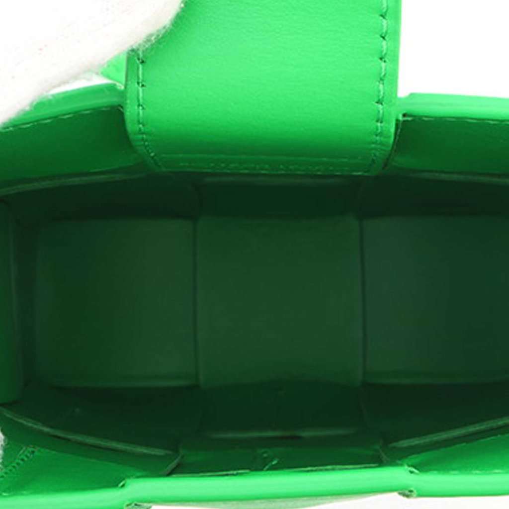 Bottega Veneta Mini Nappa Intrecciato Vertical Cassette Crossbody Green Leather Very good condition - Model View