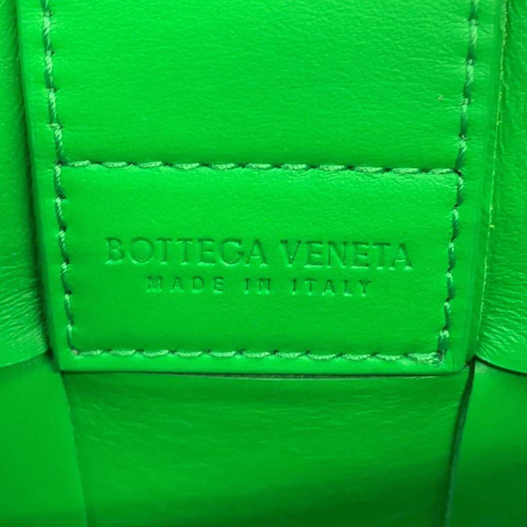 Bottega Veneta Mini Nappa Intrecciato Vertical Cassette Crossbody Green Leather Very good condition - Box View