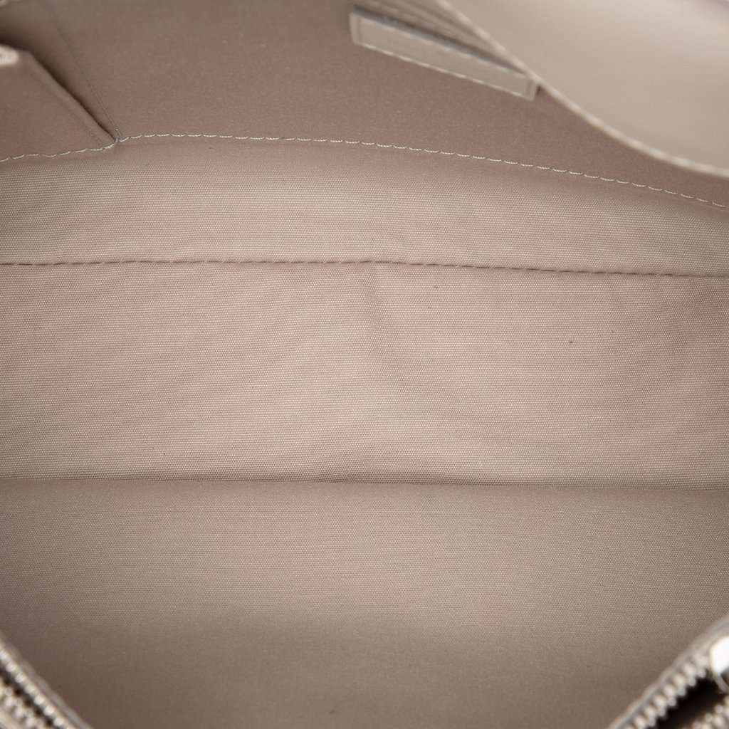 Louis Vuitton Epi Passy PM White Leather Very good condition - Model View
