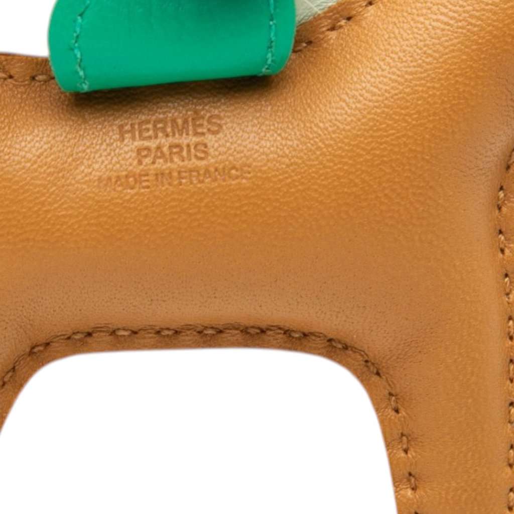 Hermès Milo Lambskin Grigri Rodeo Bag Charm PM Brown Leather Very good condition - Model View