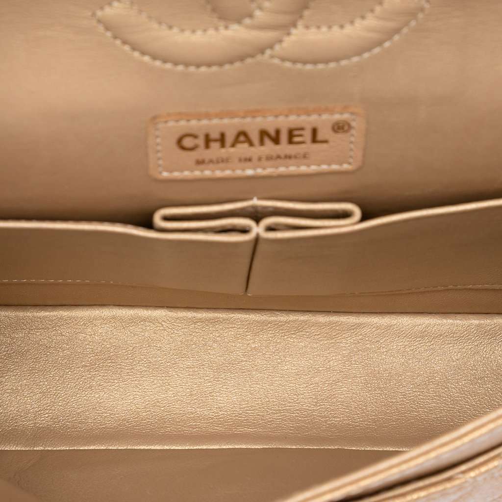 Chanel Medium Classic Iridescent Caviar Double Flap Beige Leather Very good condition - Model View