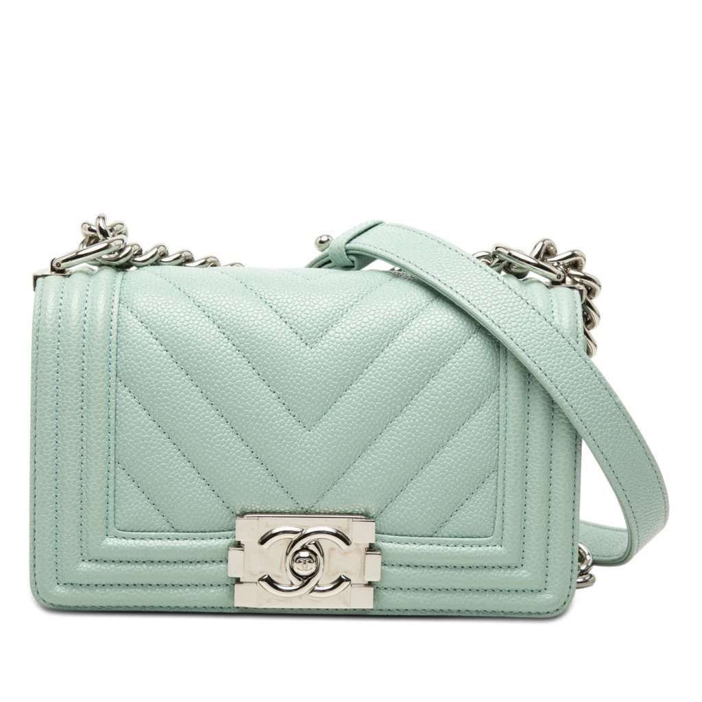 Chanel Small Chevron Caviar Boy Flap Green Leather Very good condition - Front View