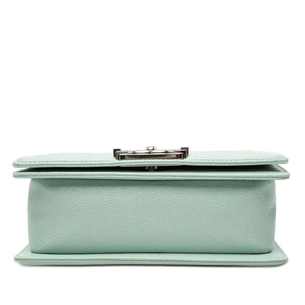 Chanel Small Chevron Caviar Boy Flap Green Leather Very good condition - Inside View