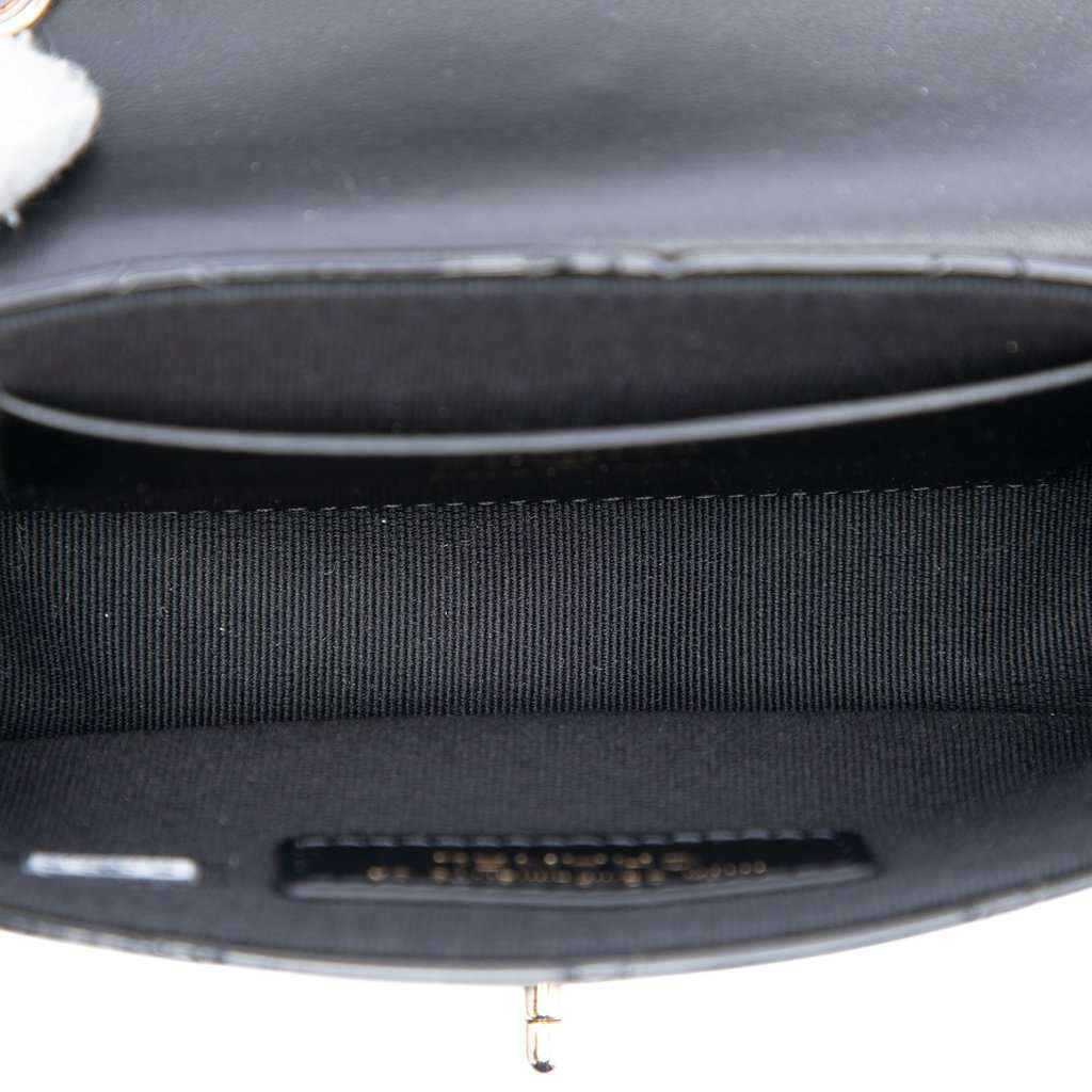 Chanel Mini CC Quilted Patent Single Flap Black Leather Very good condition - Model View