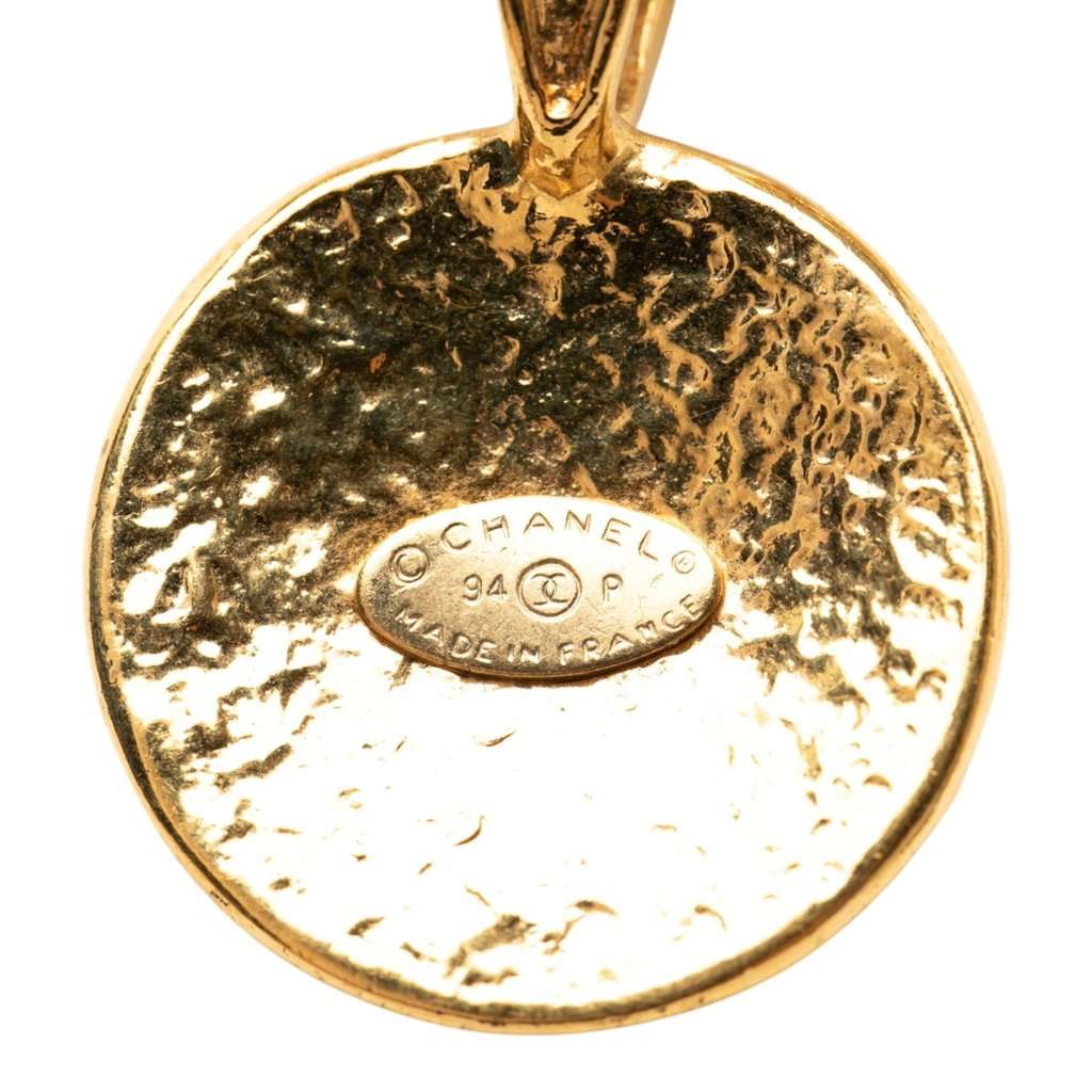 Chanel CC Gold Plated Round Pendant Necklace Gold Metal Very good condition - Inside View