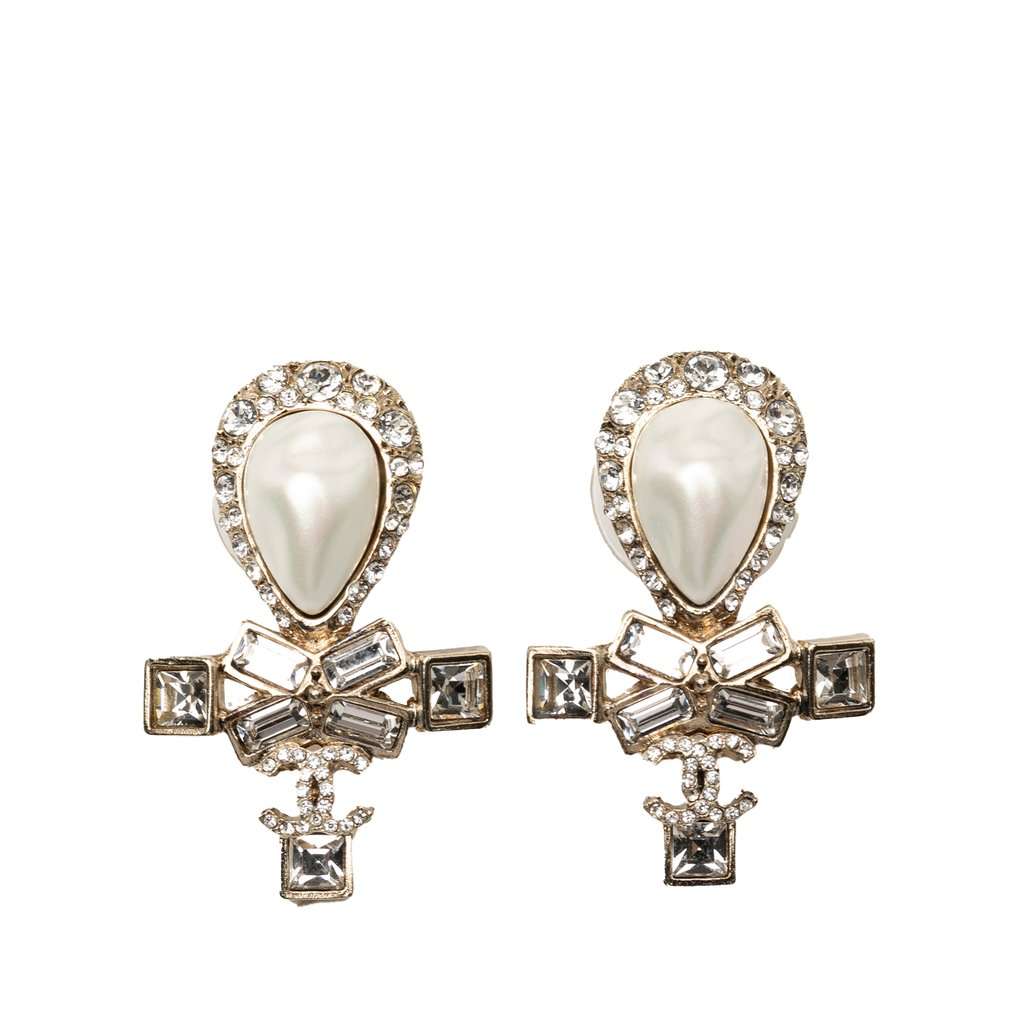 Chanel CC Gold Plated Strass Faux Pearl Tear Drop Ribbon Push Back Earrings Gold Metal Very good condition - Front View