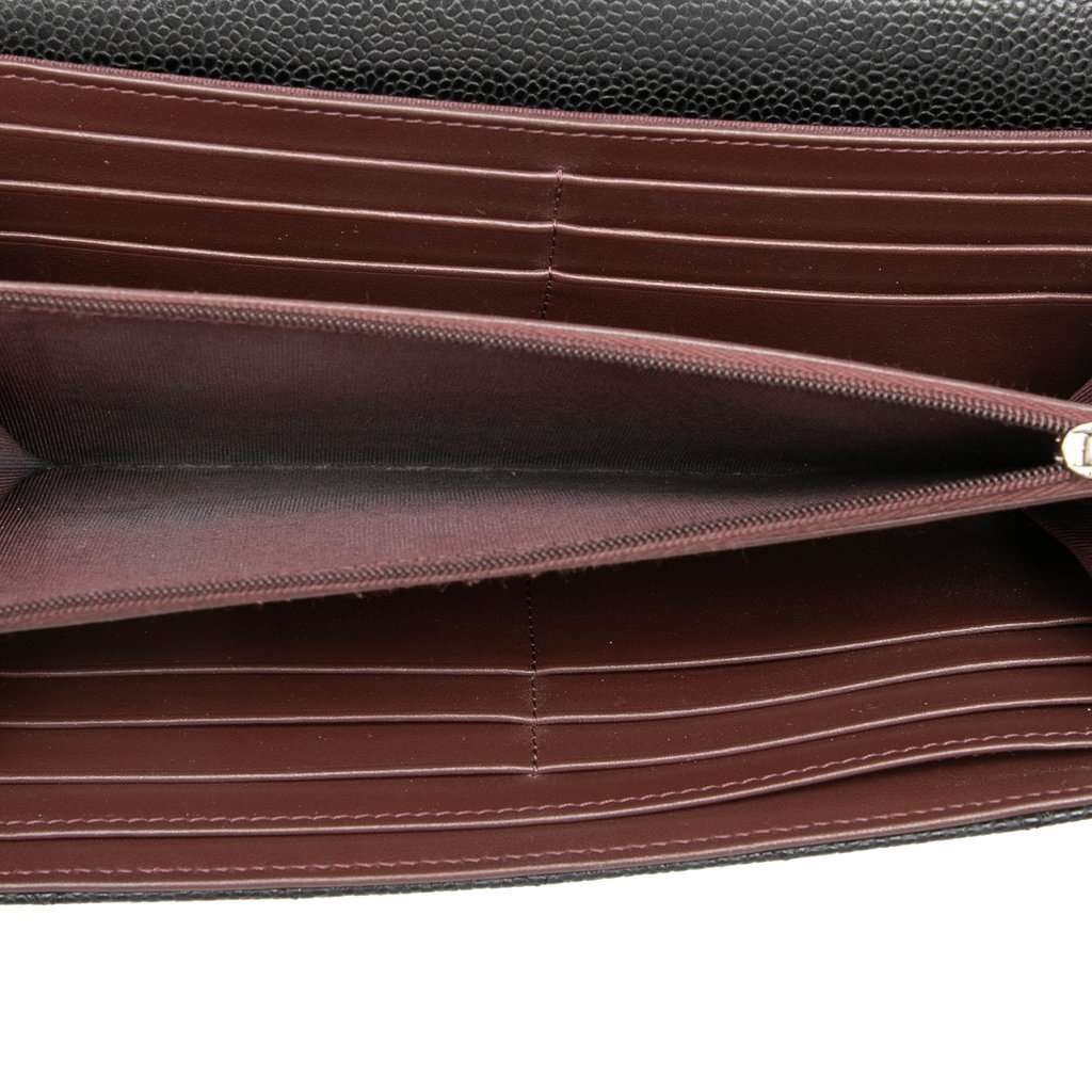 Chanel CC Quilted Caviar Classic Flap Wallet Black Leather Very good - Model View