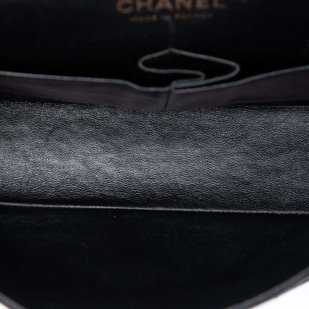 Chanel Medium Classic Caviar Double Flap Black Leather Very good - Model View