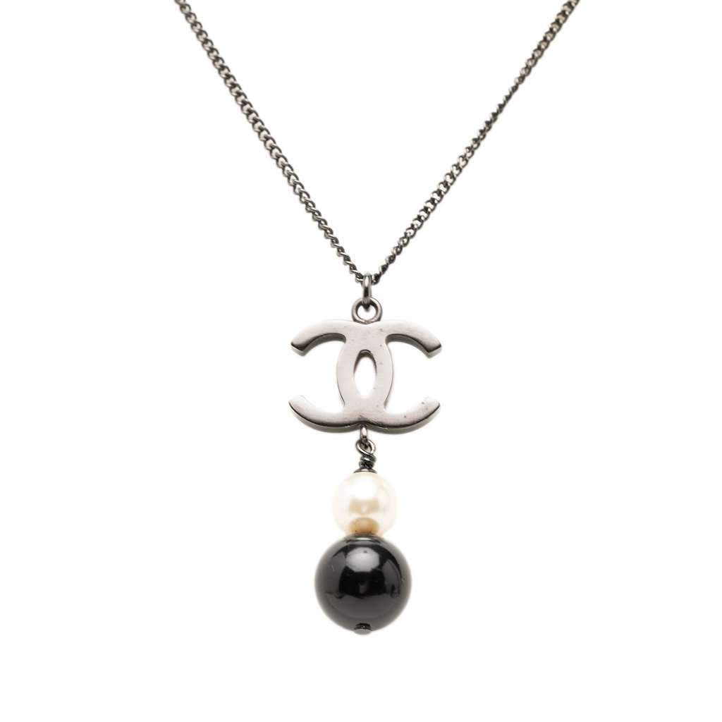 Chanel CC Brass Faux Pearl and Bead Drop Pendant Necklace Other Metal Very good condition - Inside View