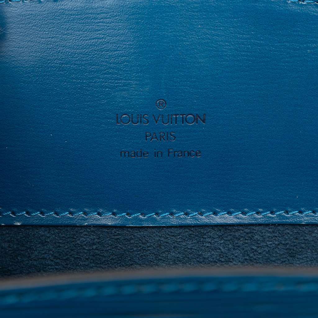 Louis Vuitton Epi Cluny Blue Leather Very good condition - Box View