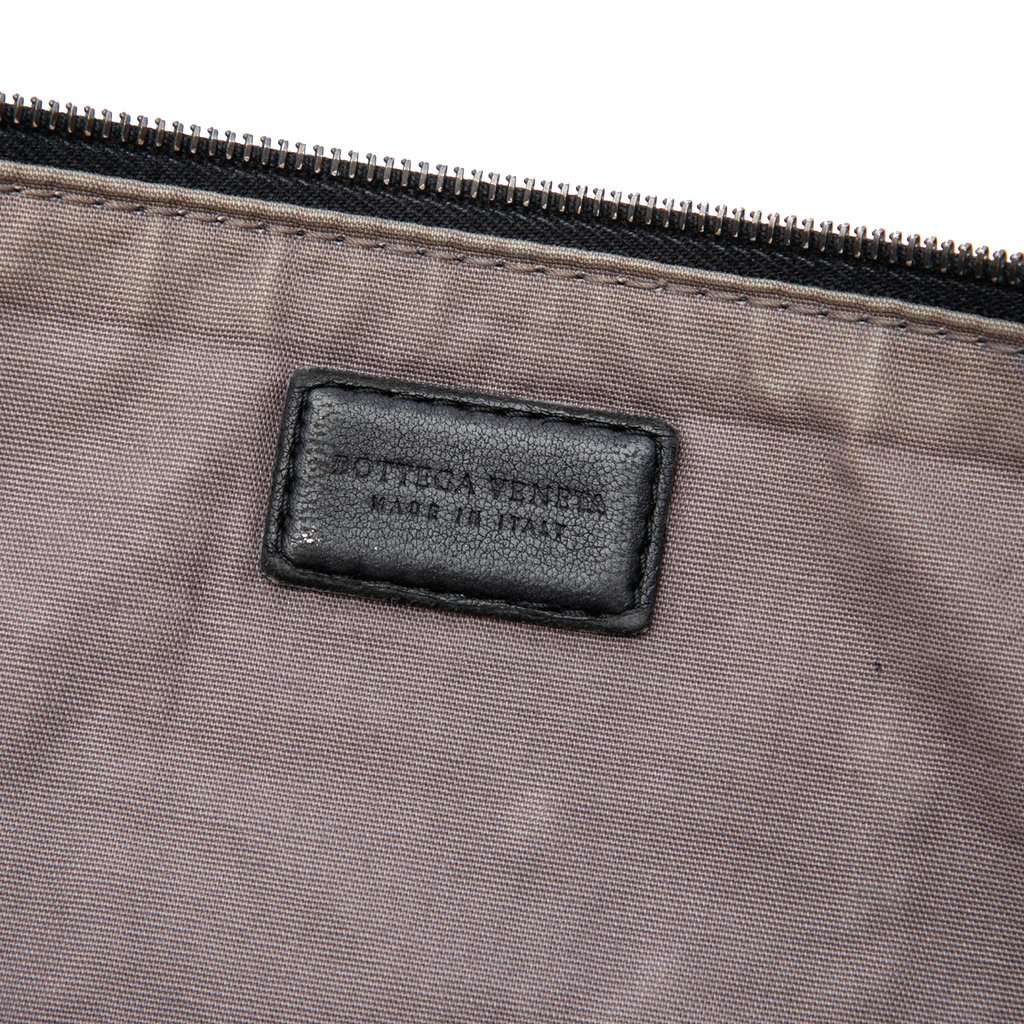 Bottega Veneta Intrecciato Trimmed Leather Clutch Black Leather Very good condition - Box View