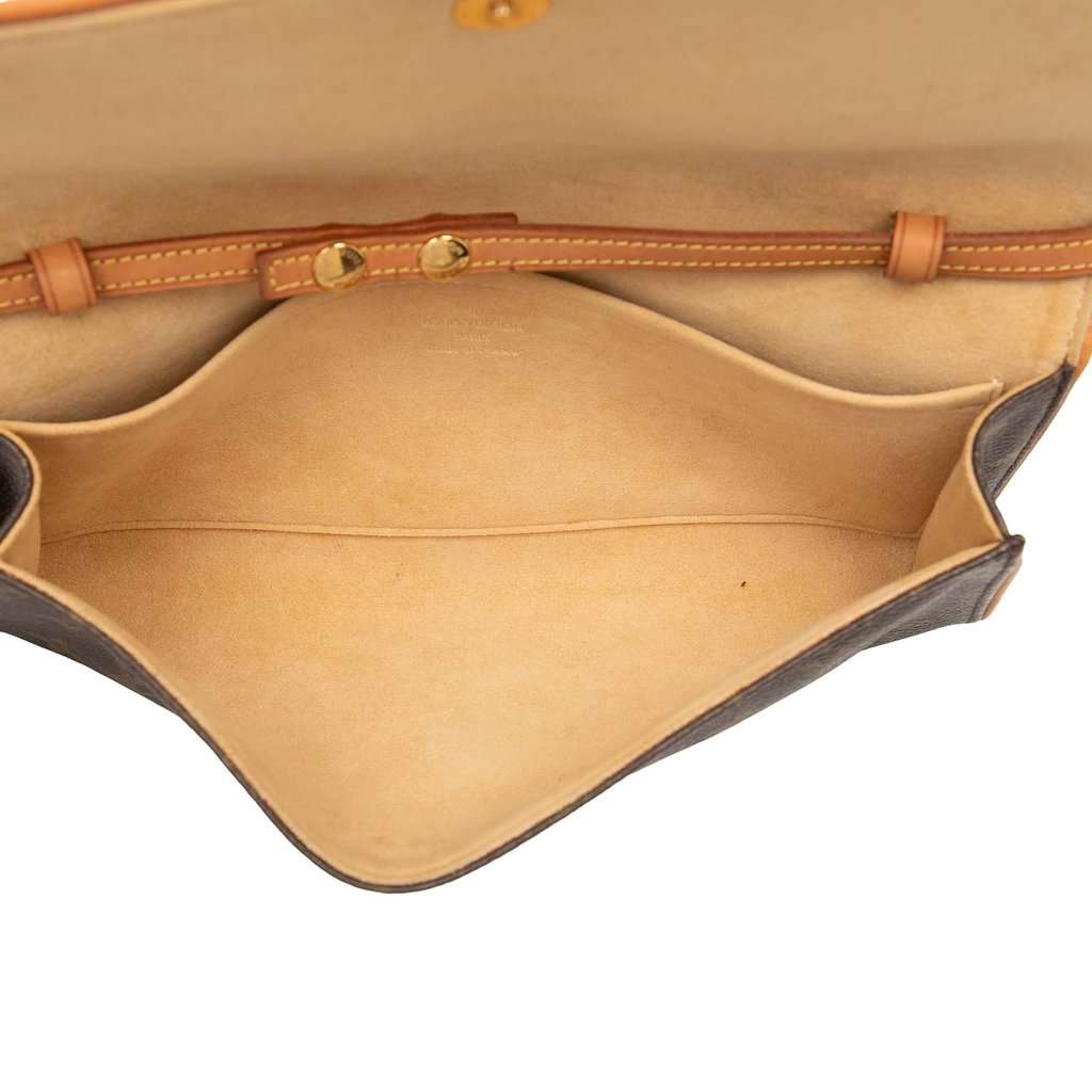 Louis Vuitton Monogram Pochette Twin GM Brown Very good condition - Model View