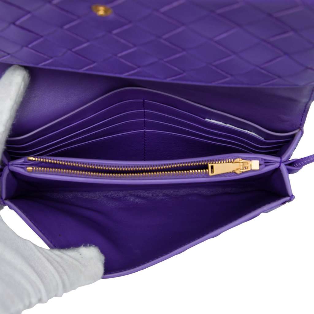 Bottega Veneta Nappa Intrecciato Wallet On Strap Purple Leather Very good - Model View