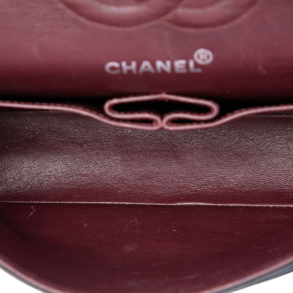 Chanel Medium Classic Lambskin Double Flap Black Leather Very good condition - Model View