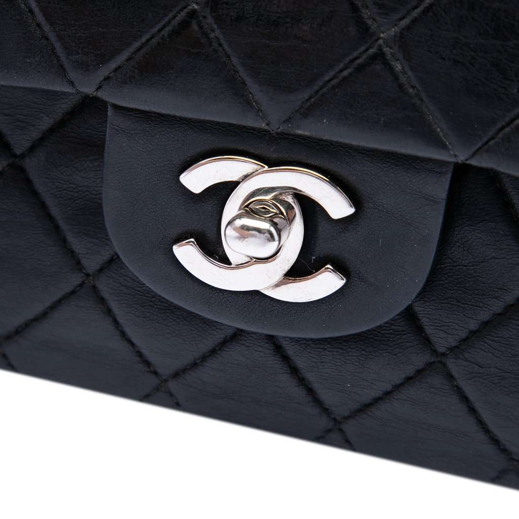 Chanel Medium Classic Lambskin Double Flap Black Leather Very good condition - Box View