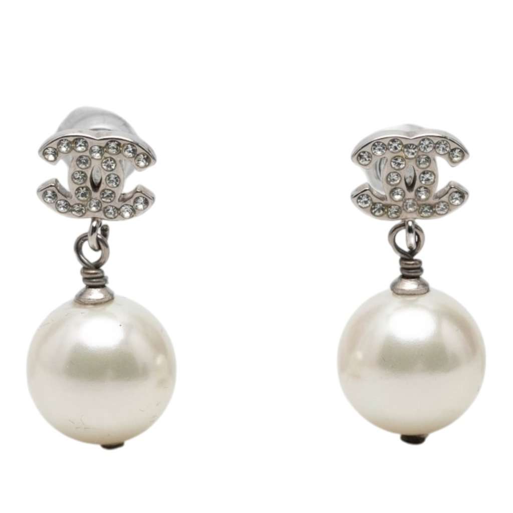 Chanel CC Brass Strass and Faux Pearl Drop Bullet Back Earrings Silver Metal Very good condition - Front View