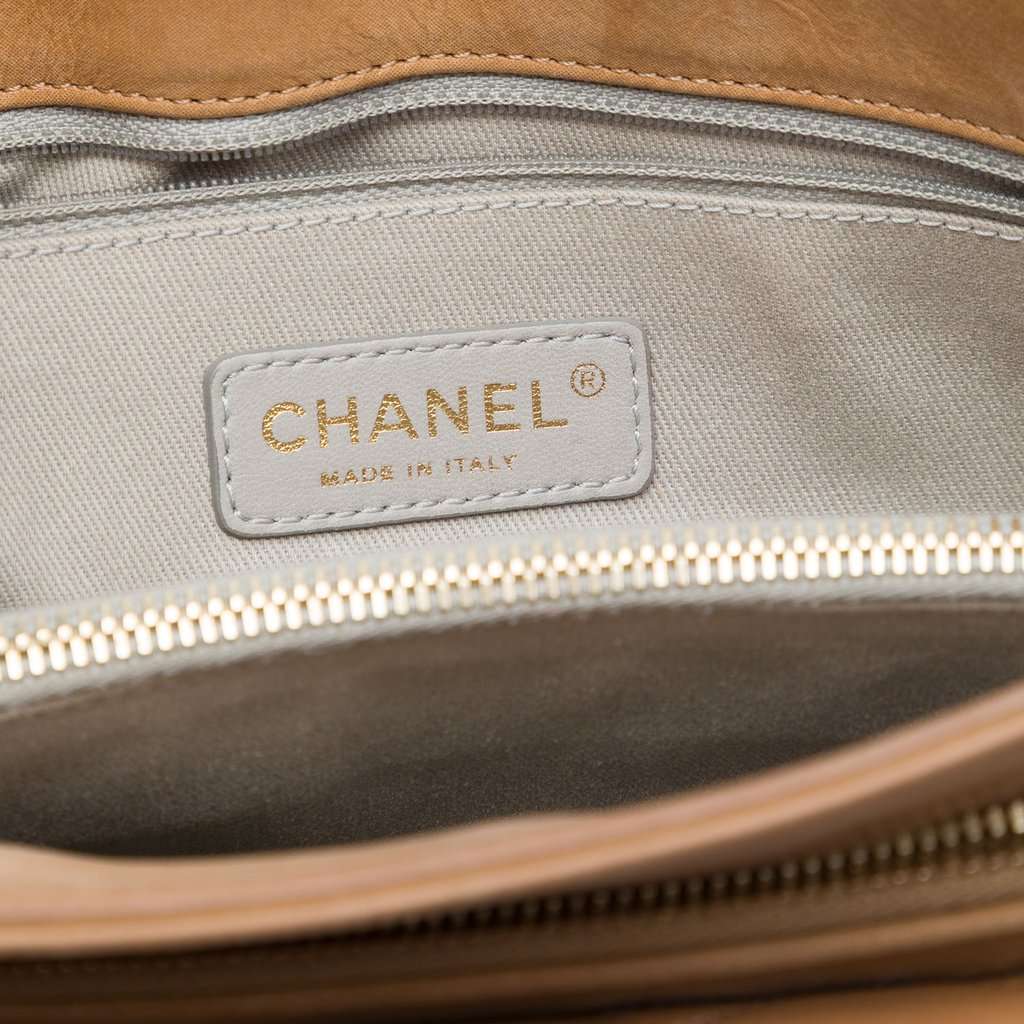 Chanel CC Quilted Lambskin Front Pocket Shoulder Bag Brown Leather Very good condition - Box View