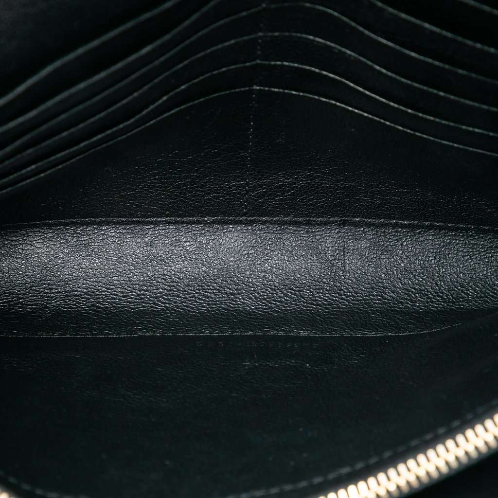 Saint Laurent Quilted Diamond Lambskin Becky Wallet on Chain Black Leather Very good condition - Model View