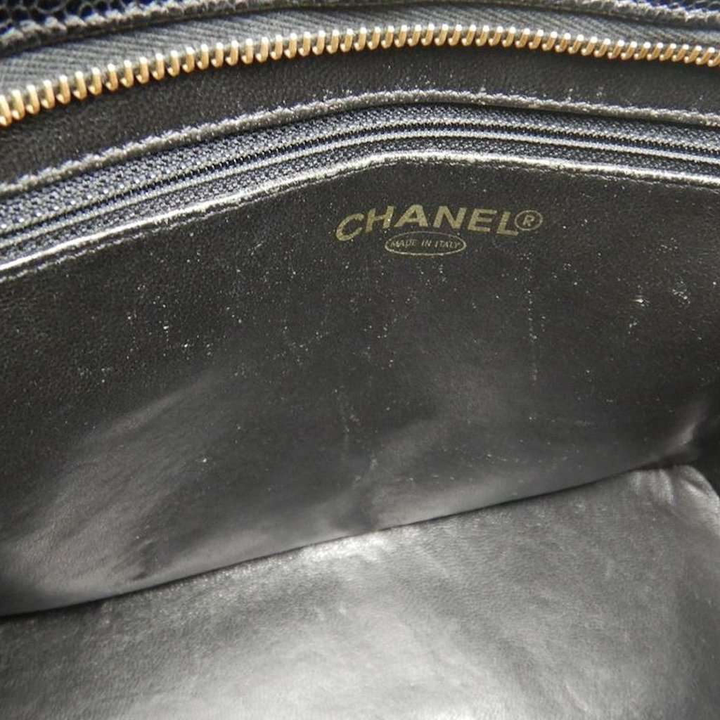 Chanel Caviar Medallion Tote Black Leather Very good condition - Box View