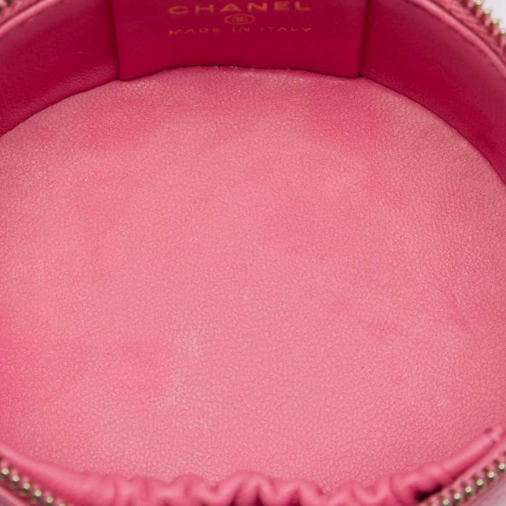 Chanel Mini CC Quilted Lambskin Pearl Top Handle Vanity Case with Chain Pink Leather Very good - Model View