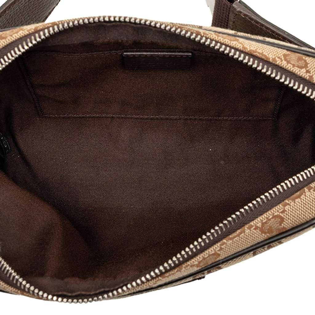 Gucci GG Canvas Belt Bag Beige Very good - Model View