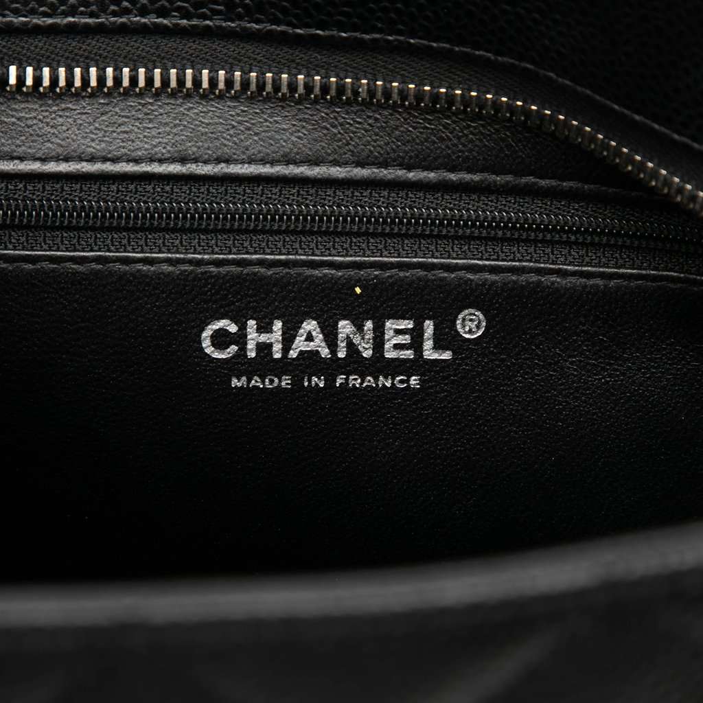 Chanel Caviar Medallion Tote Black Leather Very good condition - Box View