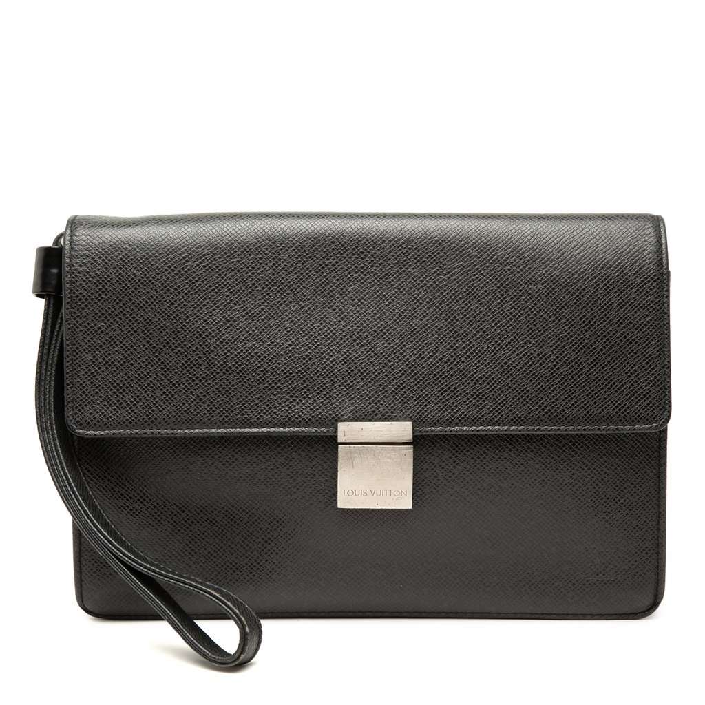 Louis Vuitton Taiga Selenga Black Leather Very good - Front View